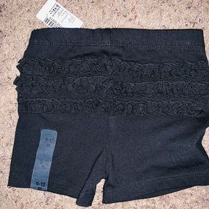 9-12m black with ruffles baby girl shorts